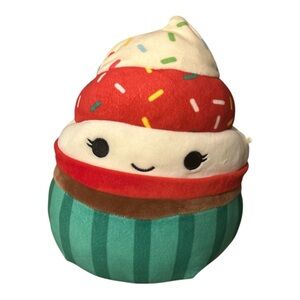 Squishmallows Chandra Cupcake Plush 8” – Christmas 2021 Holiday Edition 🎄🎂